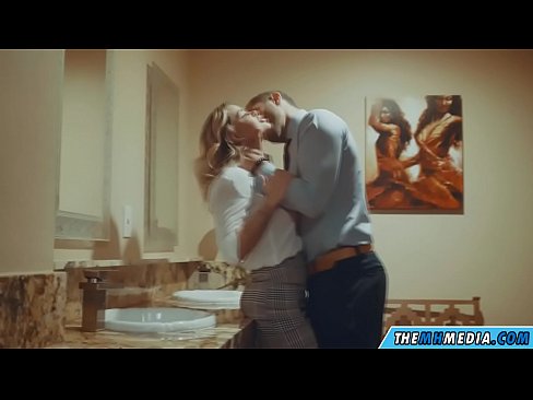❤️ Ko vas prsata blondinka zapelje na javnem stranišču ❤️ Super pornič na sl.mypornpics.ru
